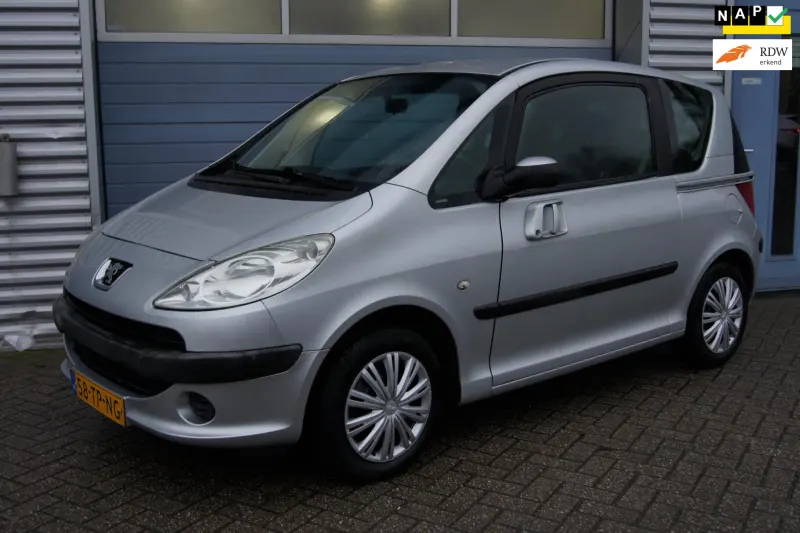 Peugeot 1007 (2007)