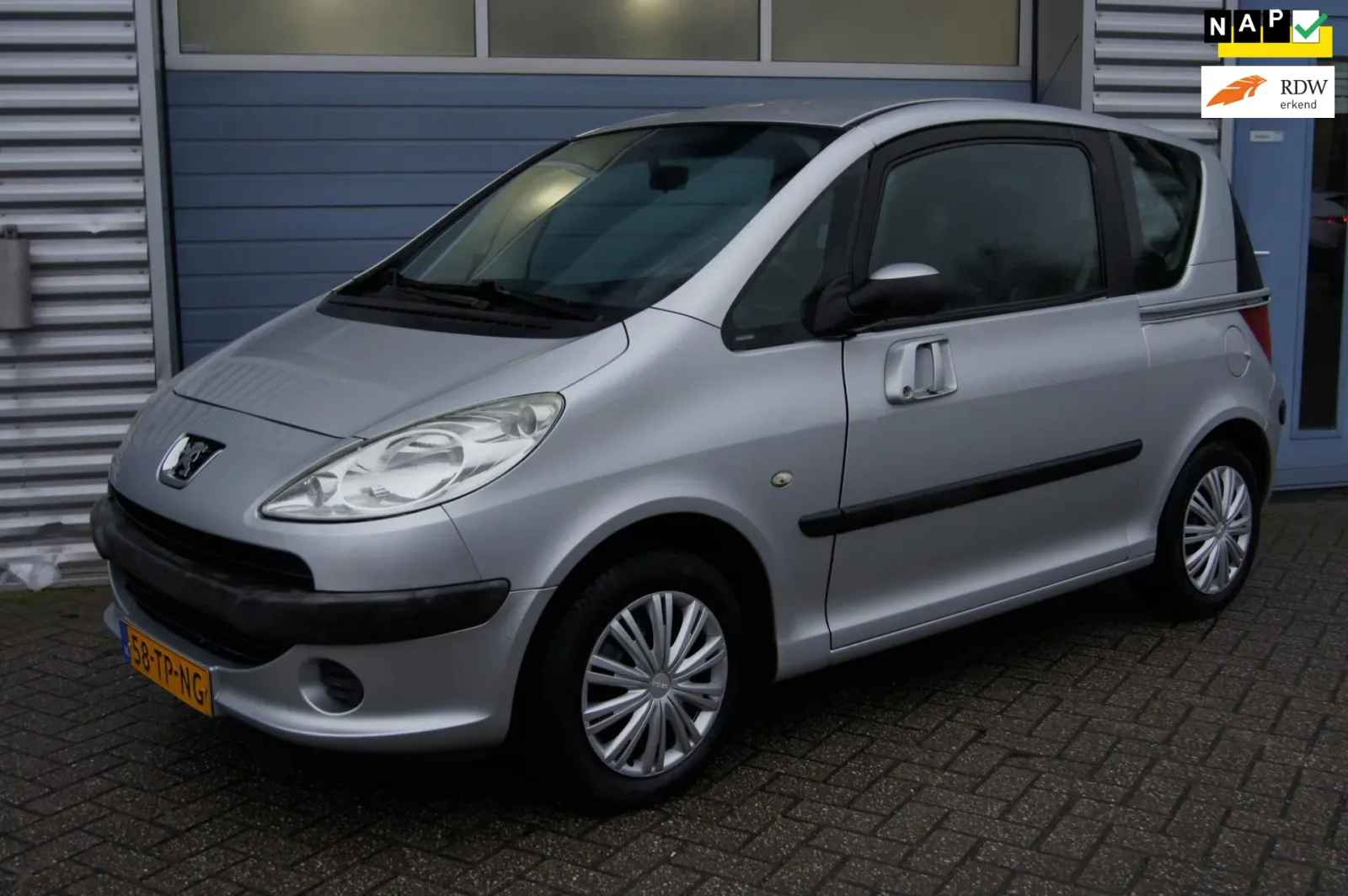 Peugeot 1007 (2007) — foto 1