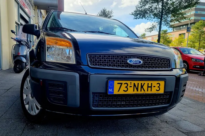 Ford Fusion (2010)