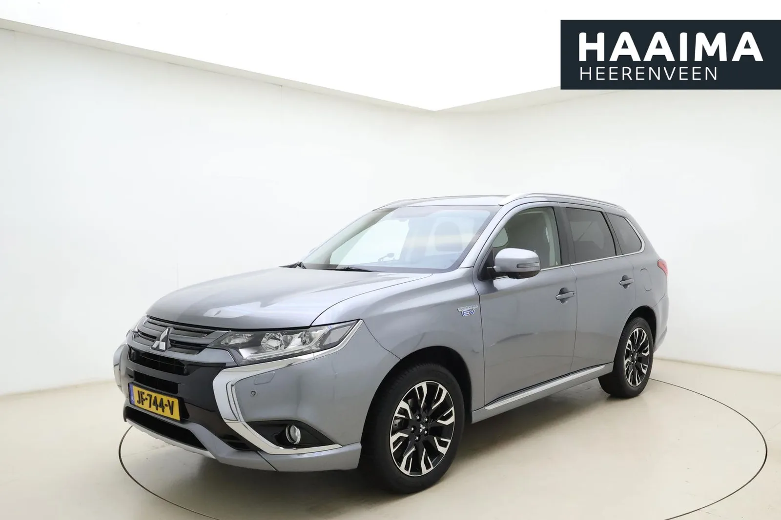Mitsubishi Outlander (2016) — foto 1