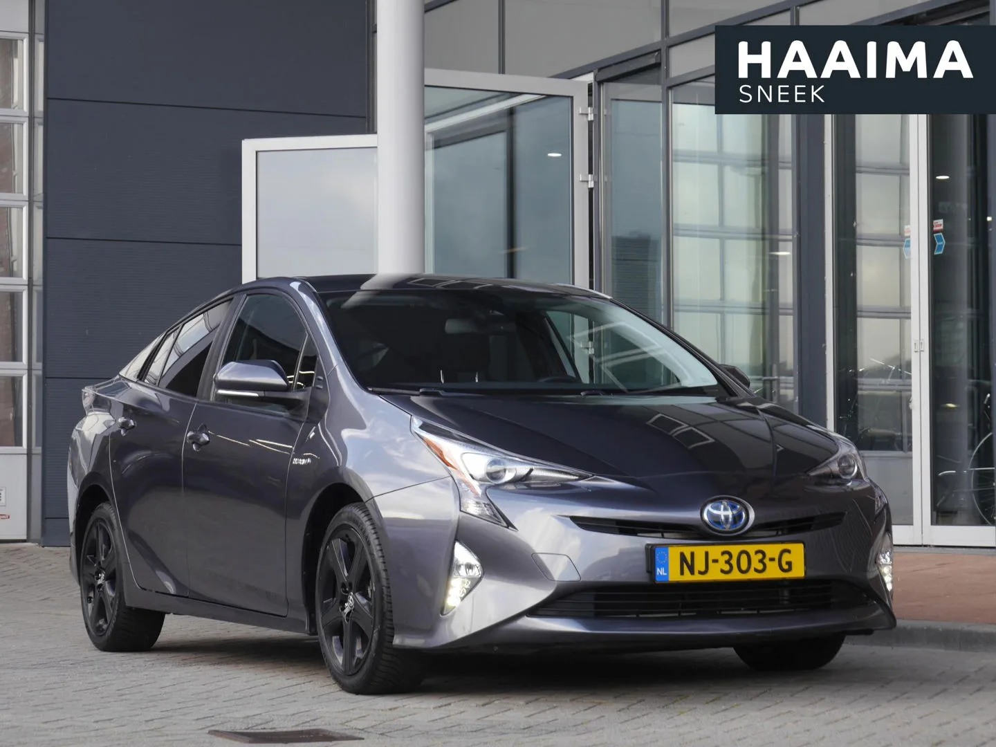 Toyota Prius (2017) — foto 1