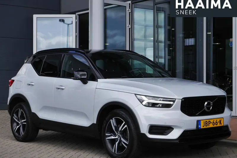 Volvo XC40 (2022)
