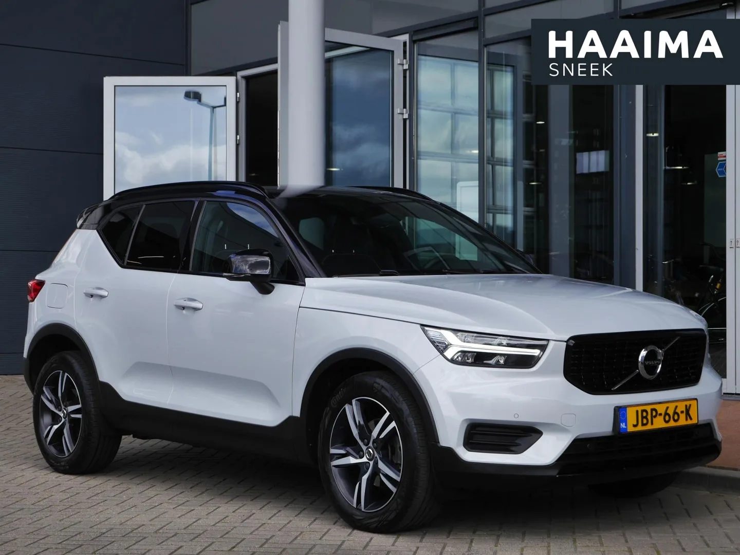 Volvo XC40 (2022) — foto 1