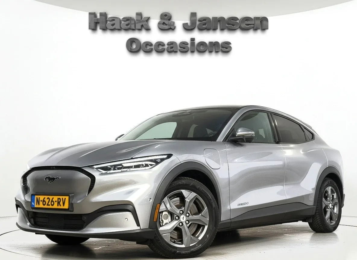 Ford Mustang Mach-E (2021) — foto 1