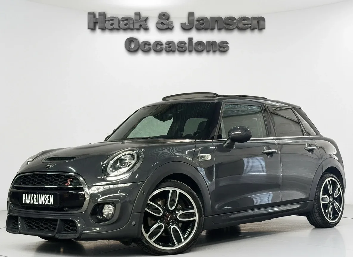 MINI Cooper S (2018) — foto 1