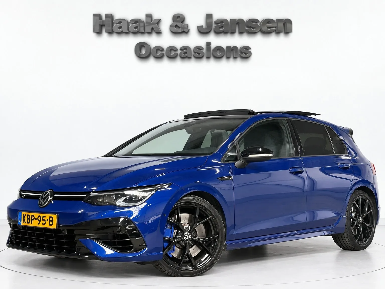 Volkswagen Golf (2023) — foto 1