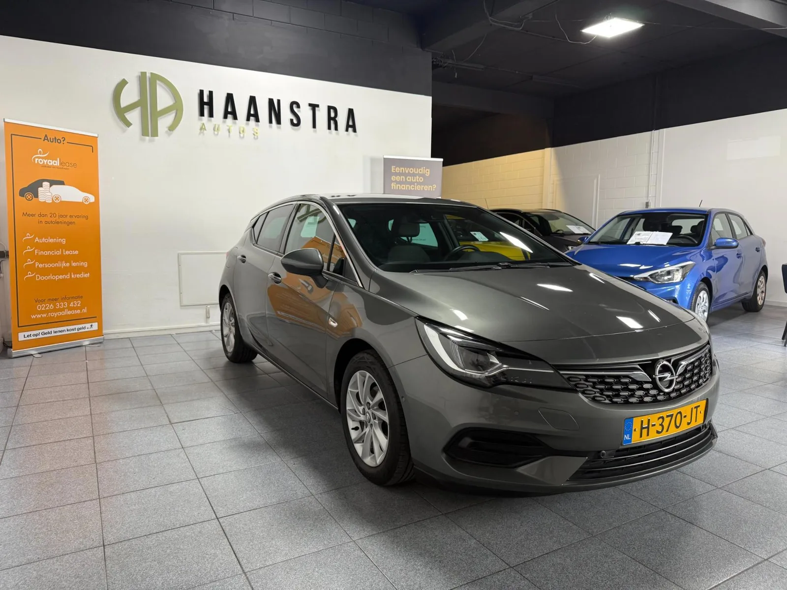 Opel Astra (2020) — foto 1