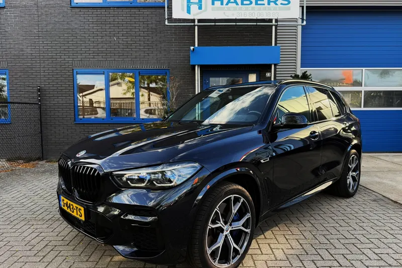 BMW X5 (2023)