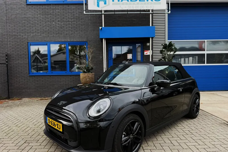 MINI Cabrio (2021)