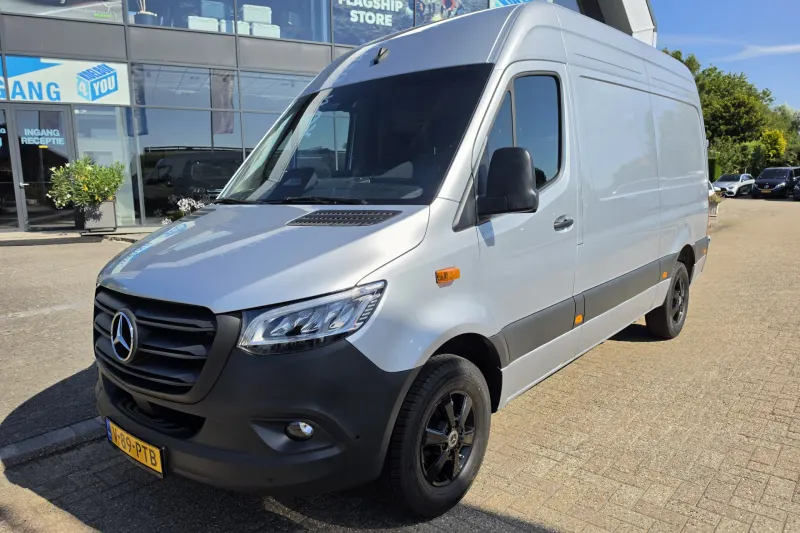 Mercedes-Benz Sprinter (2024)