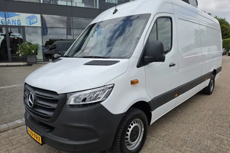 Mercedes-Benz Sprinter (2024)
