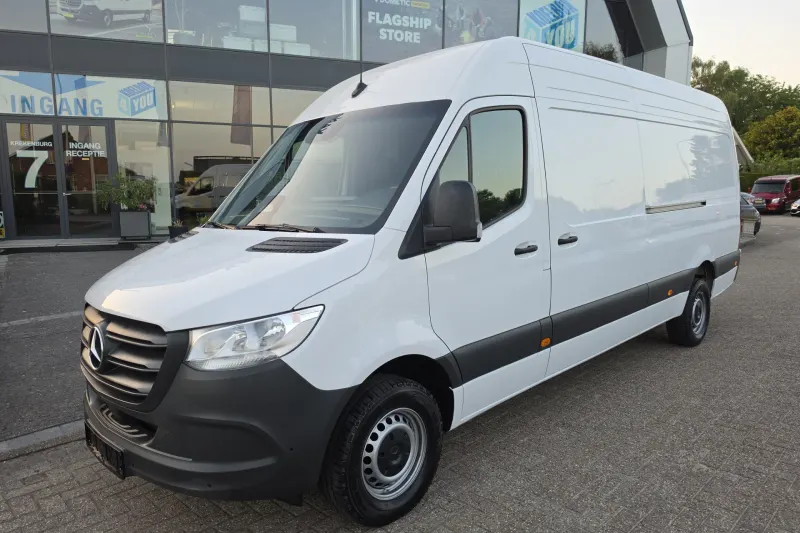Mercedes-Benz Sprinter (2024)