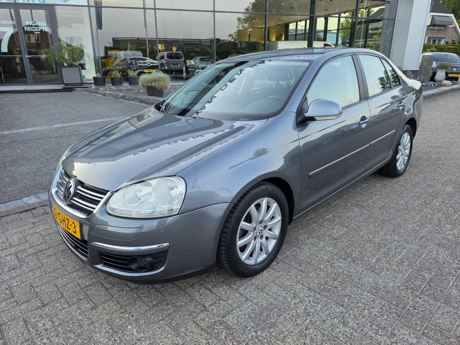 Volkswagen Jetta (2008) — foto 1