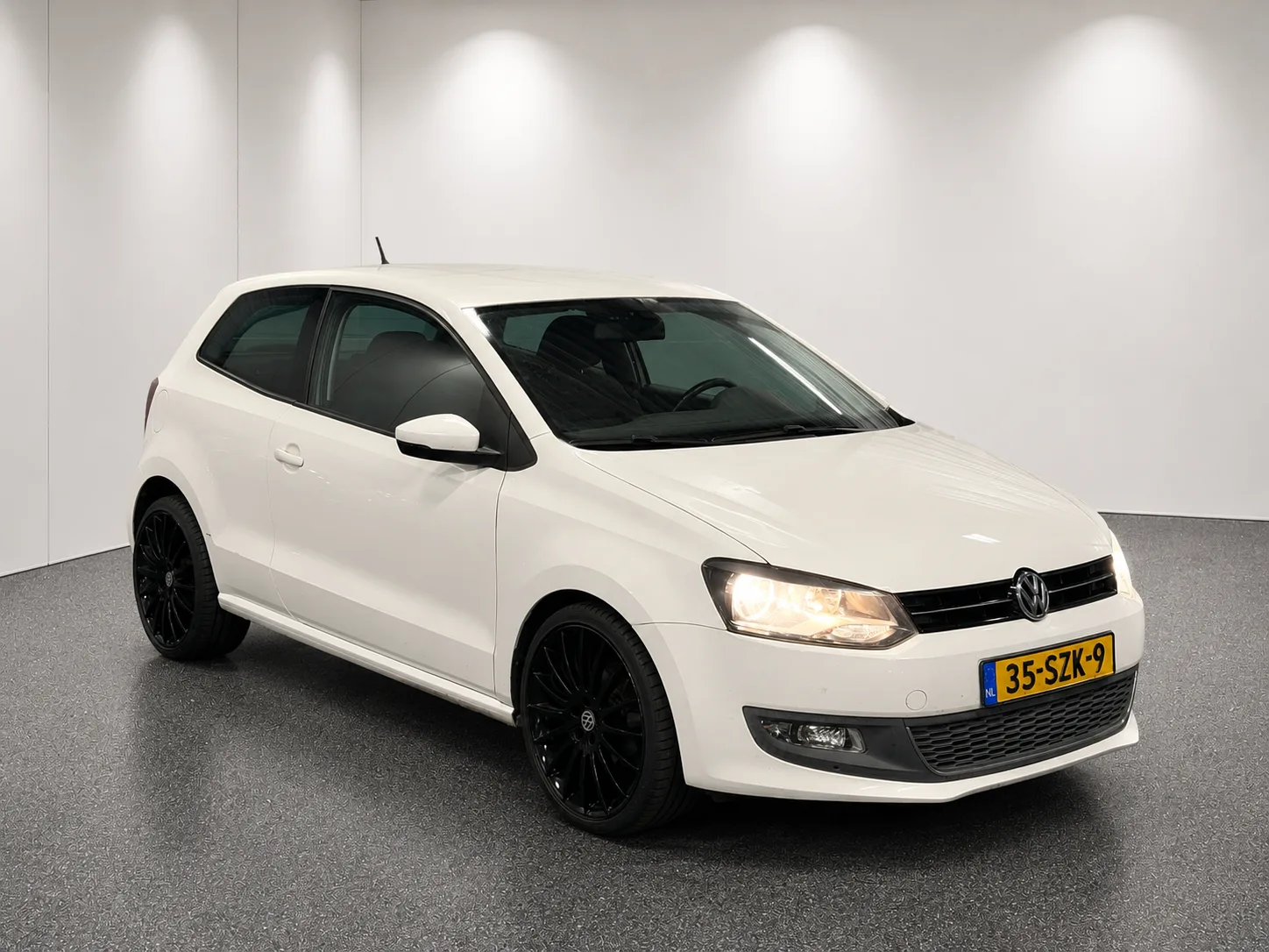 Volkswagen Polo (2012) — foto 1