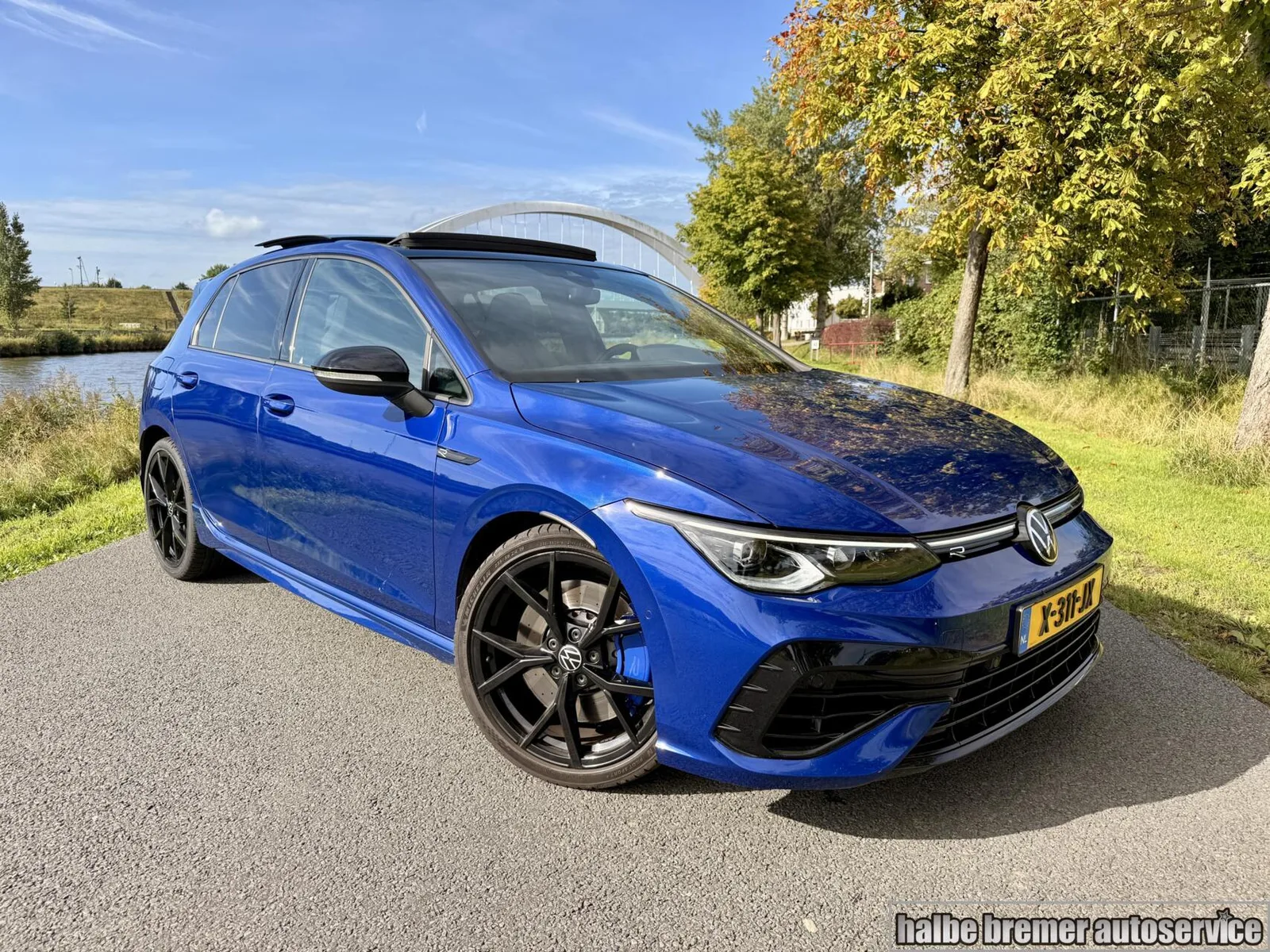 Volkswagen Golf (2021) — foto 1