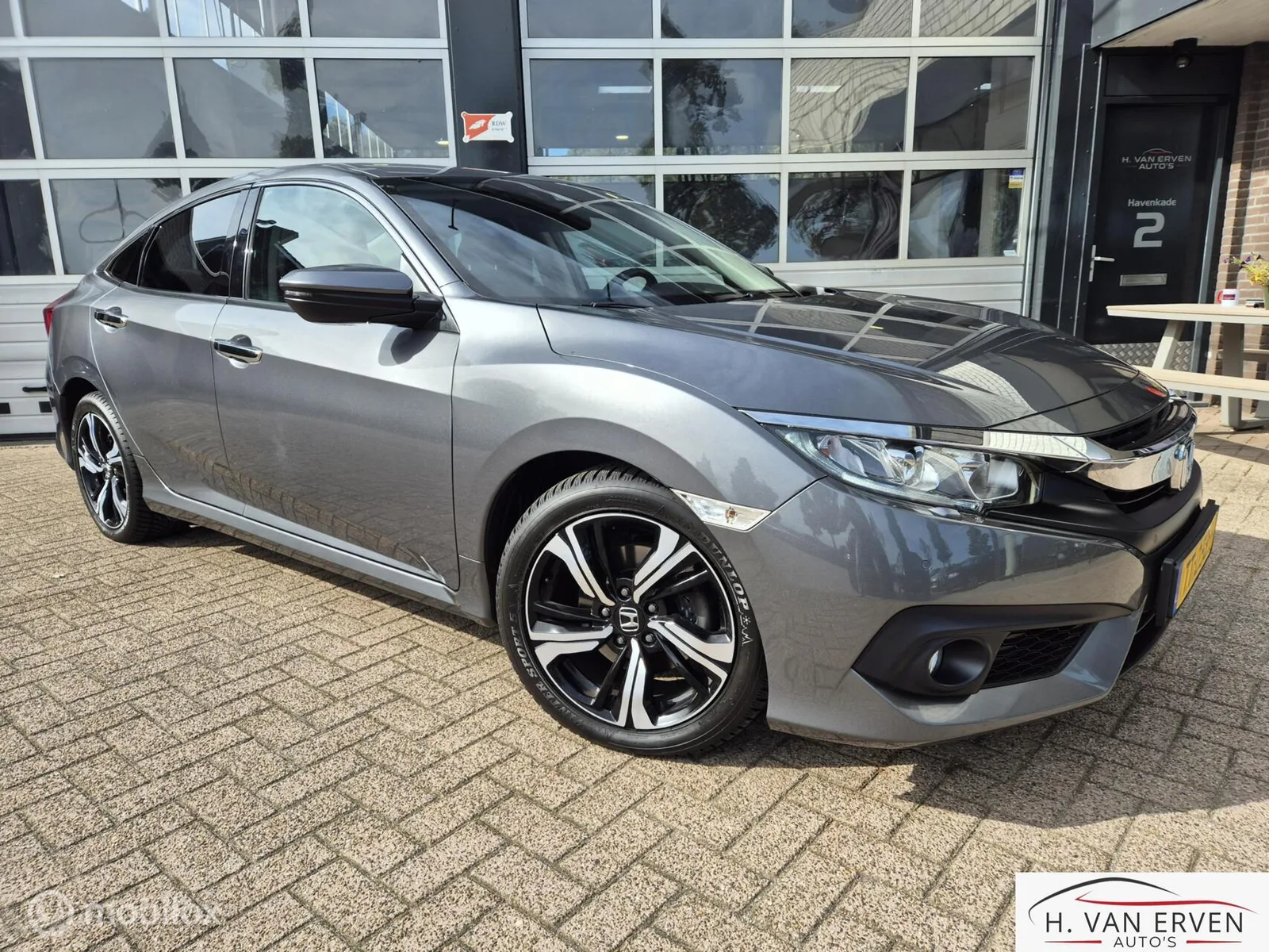 Honda Civic (2018) — foto 1
