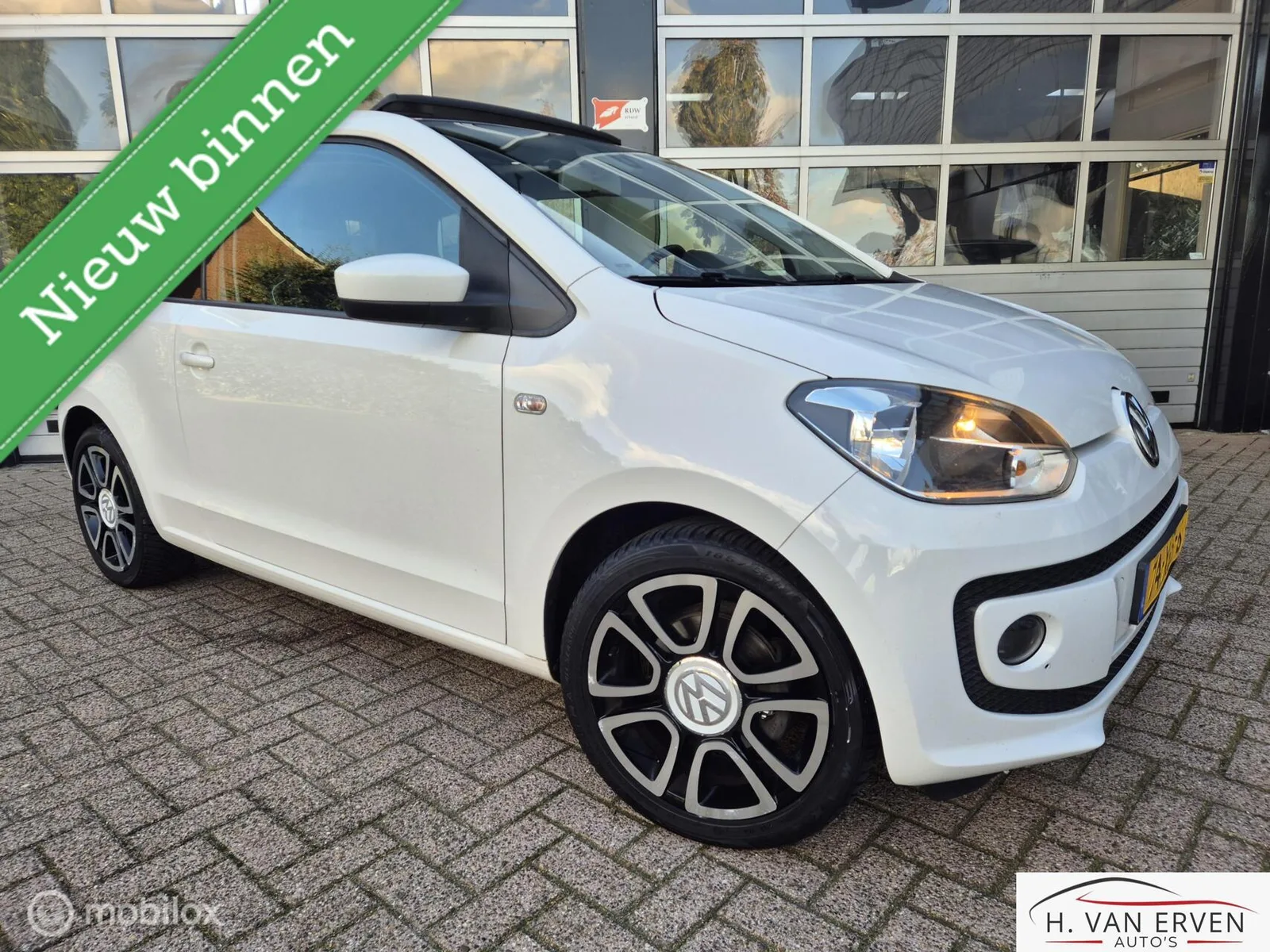 Volkswagen Up! (2012) — foto 1