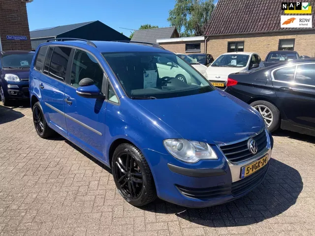 Volkswagen Touran (2010) — foto 1