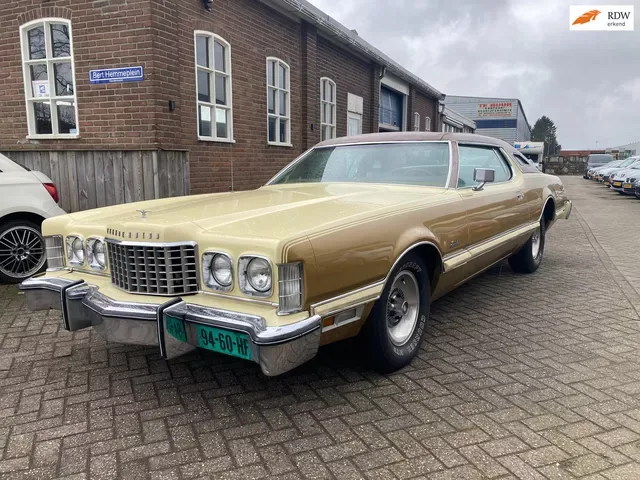 Ford Thunderbird (1976) — foto 1