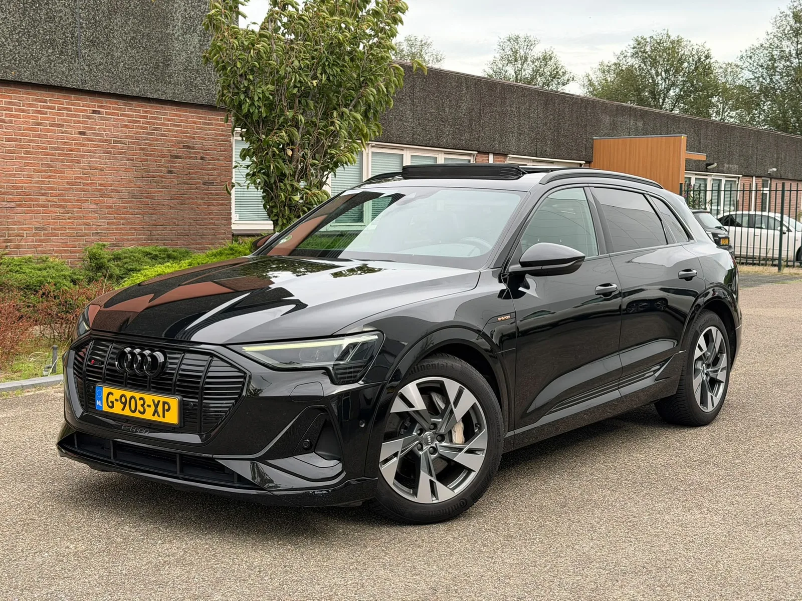 Audi e-tron (2019) — foto 1