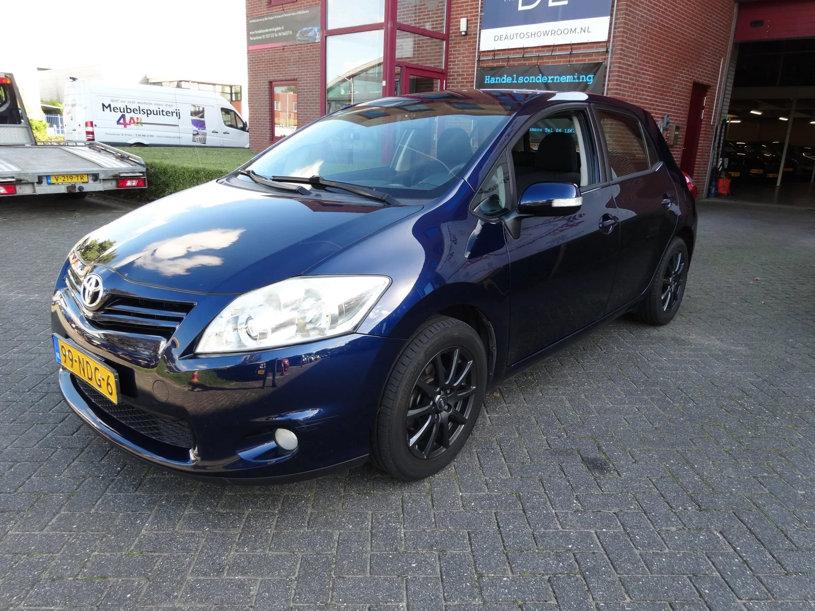 Toyota Auris (2010) — foto 1
