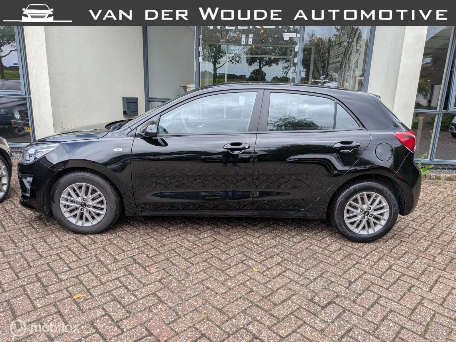 Kia Rio (2021) — foto 1