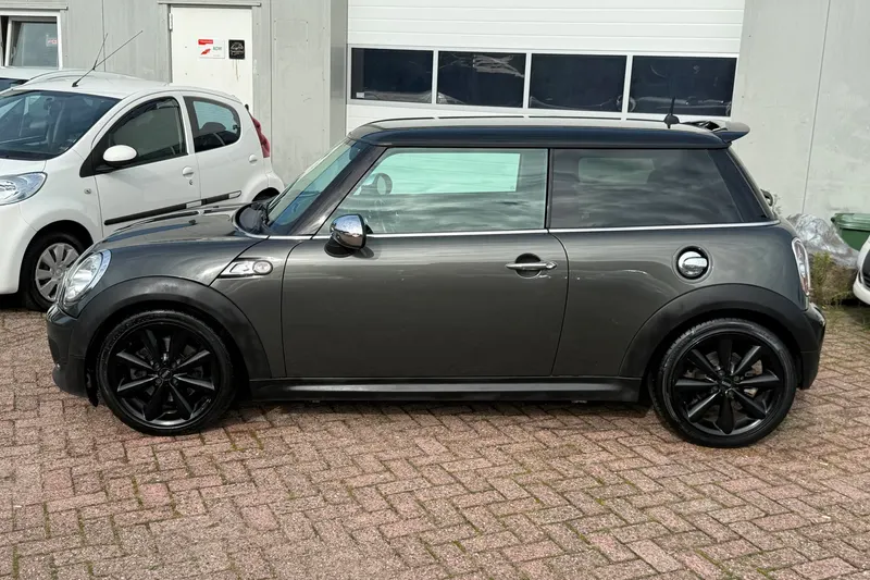 MINI Cooper S (2010)