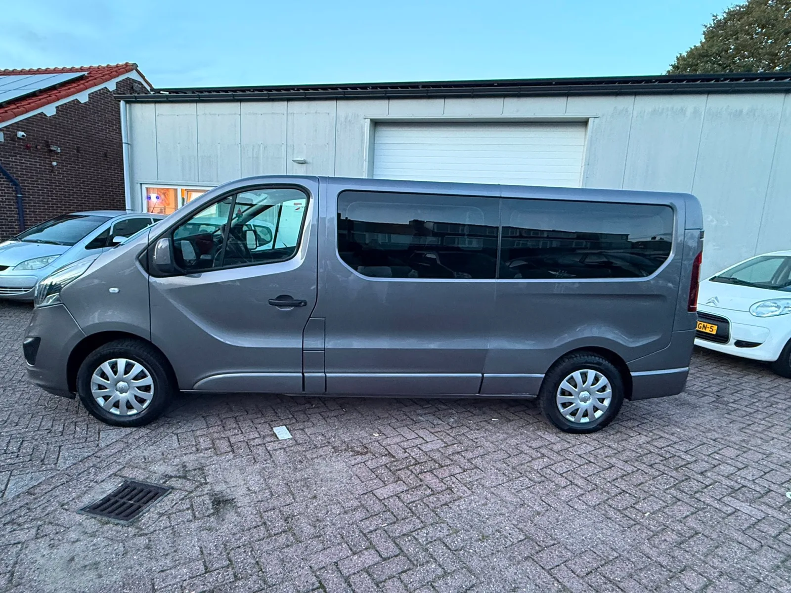 Opel Vivaro (2016) — foto 1
