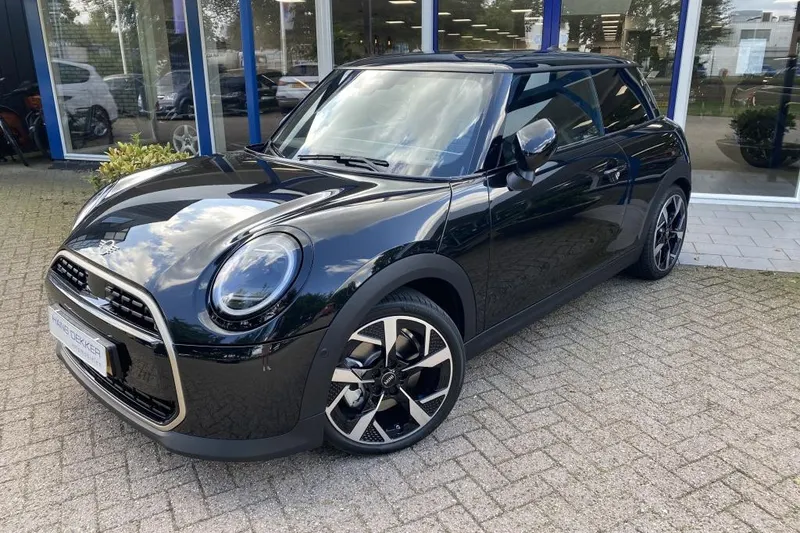 MINI Cooper (2024)