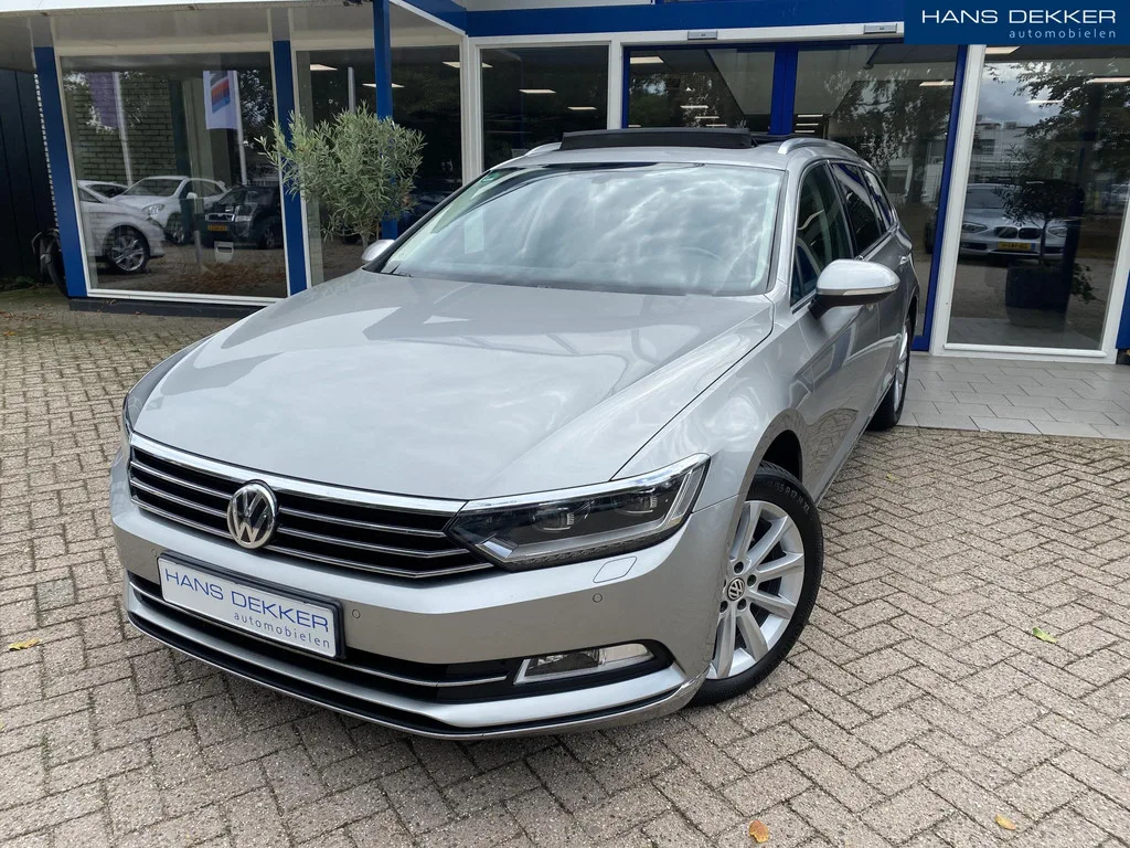 Volkswagen Passat (2017) — foto 1