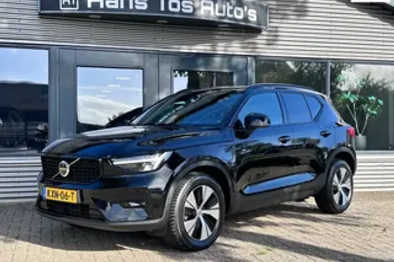 Volvo XC40 (2022)