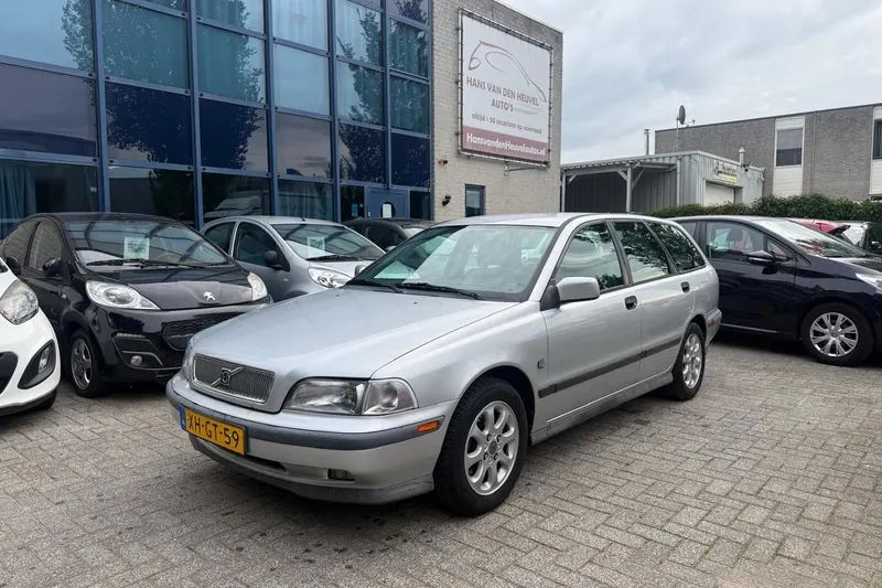 Volvo V40 (1998)