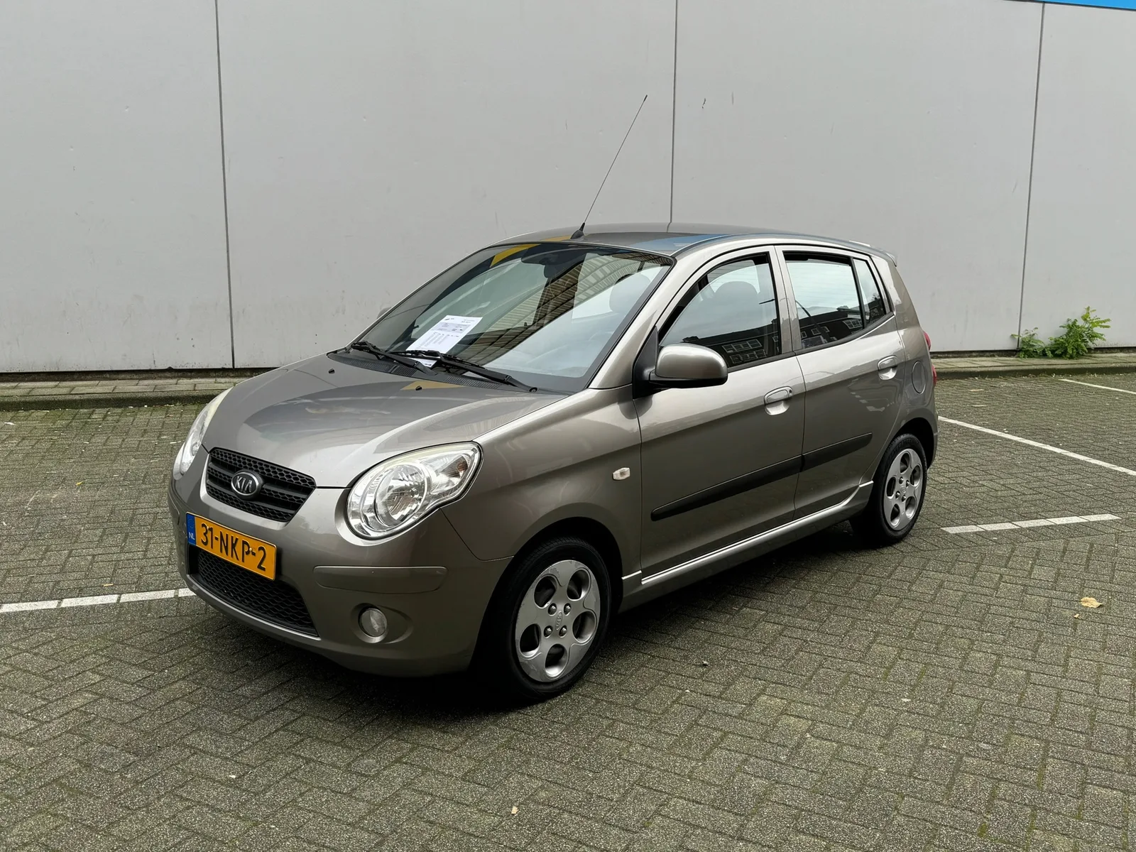 Kia Picanto (2010) — foto 1