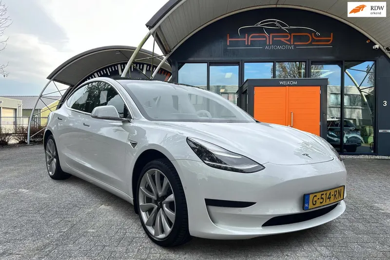 Tesla Model 3 (2019)