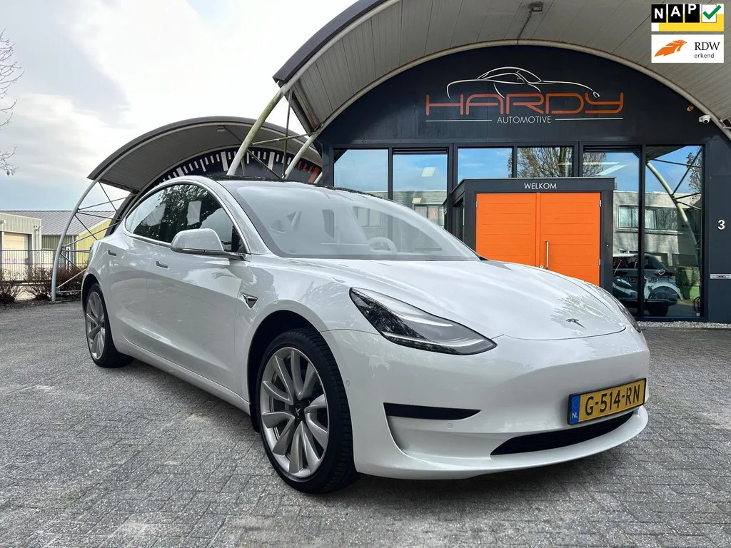 Tesla Model 3 (2019) — foto 1