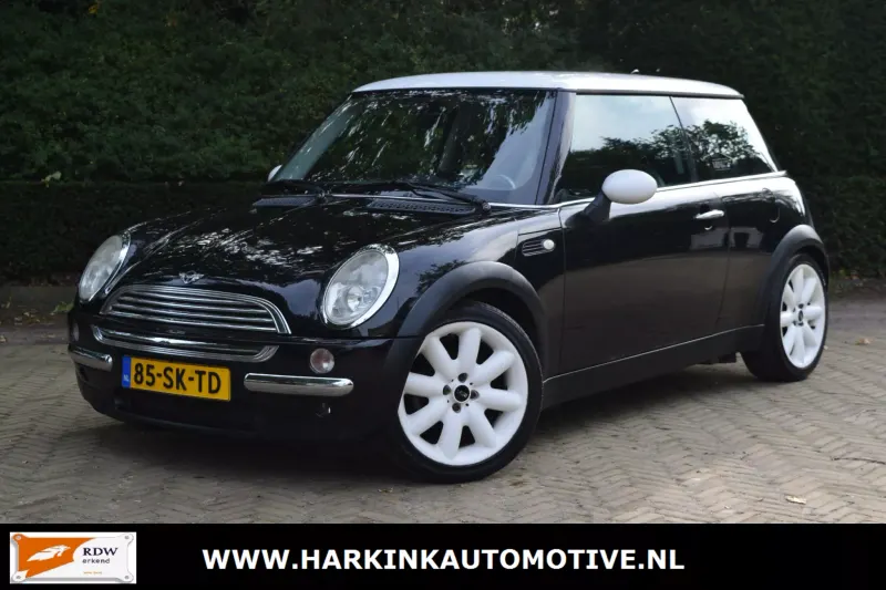 MINI Cooper (2003)