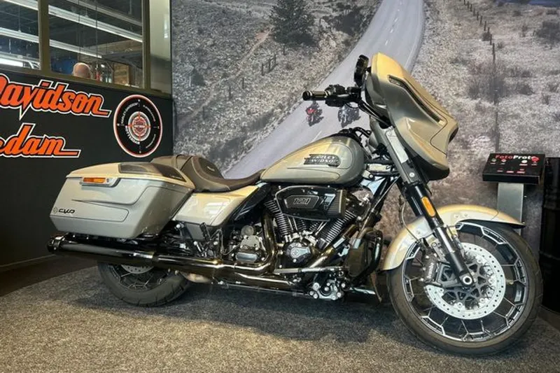 Harley-Davidson Cvo Street Glide (2023)
