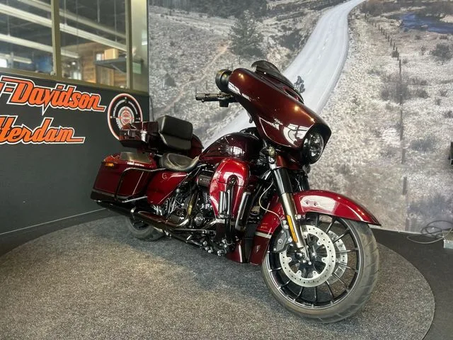 Harley-Davidson Cvo Street Glide (2019) — foto 1