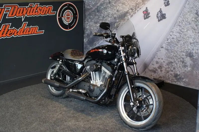 Harley-Davidson 883 L Super Low (2011)