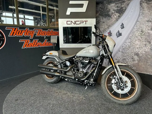 Harley-Davidson Softail (2024) — foto 1