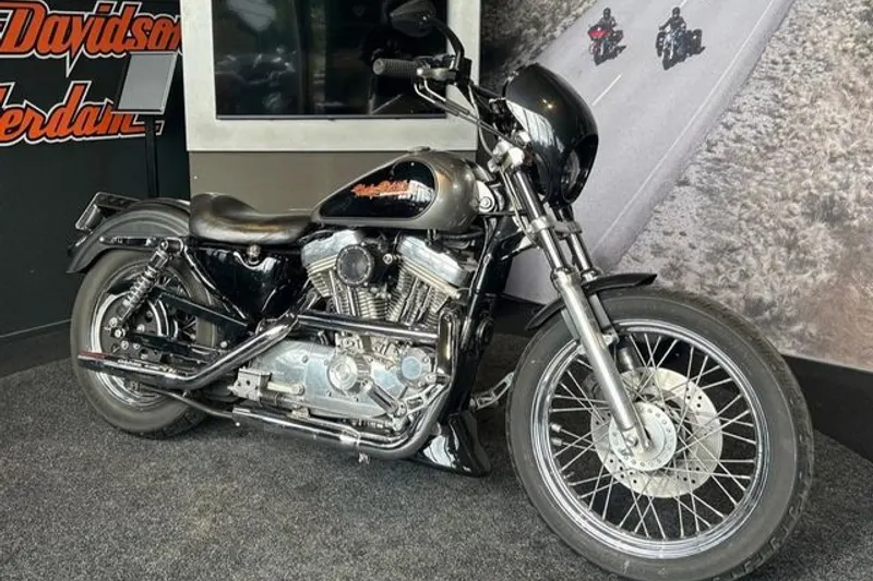 Harley-Davidson 883 Sportster Hugger (1996)