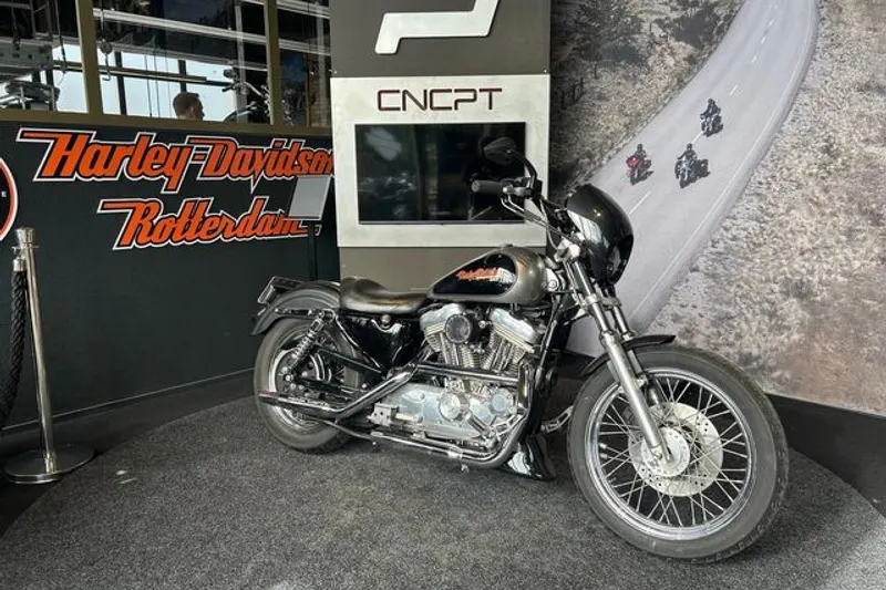 Harley-Davidson 883 Sportster Hugger (1996)