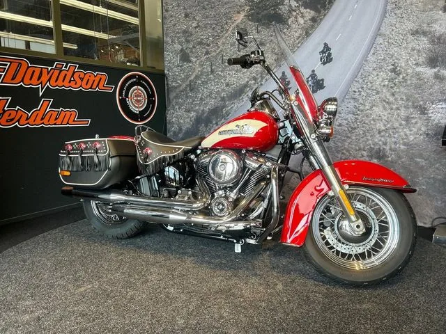 Harley-Davidson FLI Hydra-Glide (2024) — foto 1