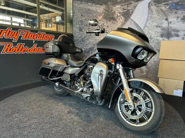 Harley-Davidson Road Glide Ultra (2016) — foto 1