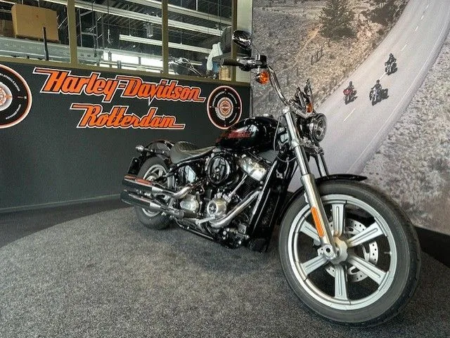 Harley-Davidson Softail Standard (2023) — foto 1
