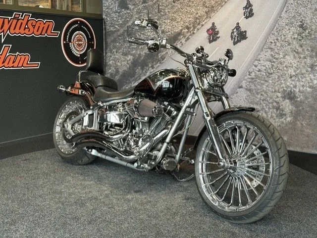 Harley-Davidson CVO Breakout (2013) — foto 1