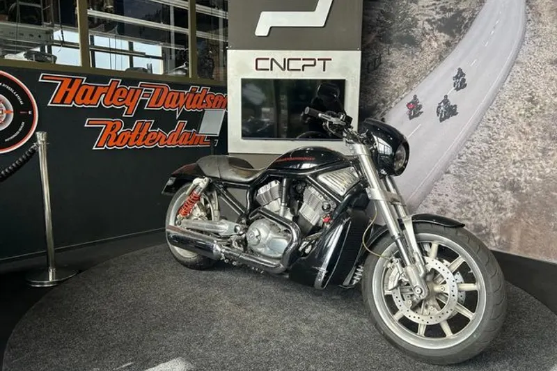 Harley-Davidson Street Rod (2005)