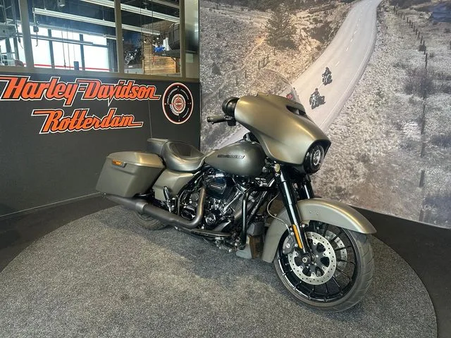 Harley-Davidson Street Glide (2019) — foto 1