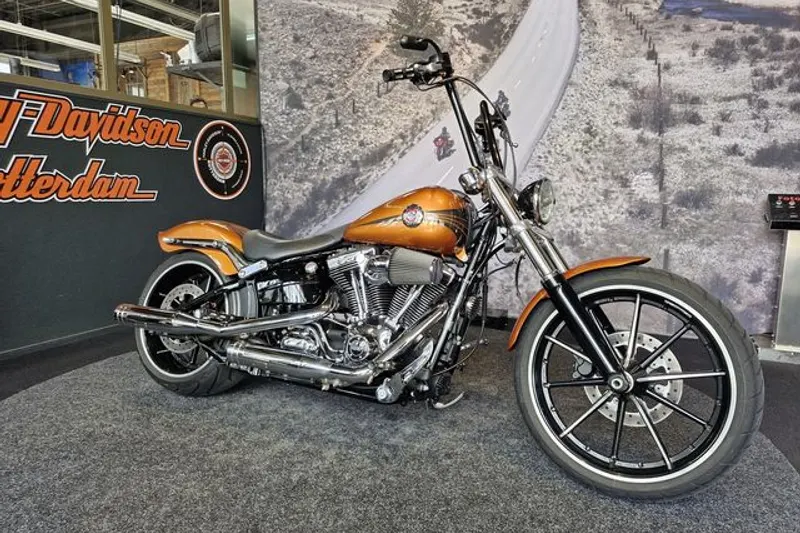 Harley-Davidson Breakout (2013)