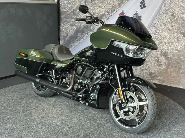 Harley-Davidson Road Glide (2026) — foto 1
